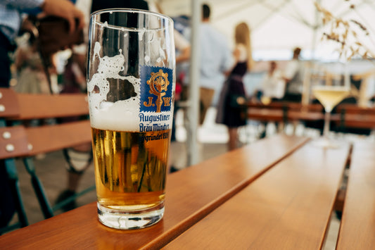 6大テントを飲み歩いて出会った「別格」──なぜアウグスティーナーだけが木樽で、あの塔に保管されているのか【シュマッツ訪問記②】